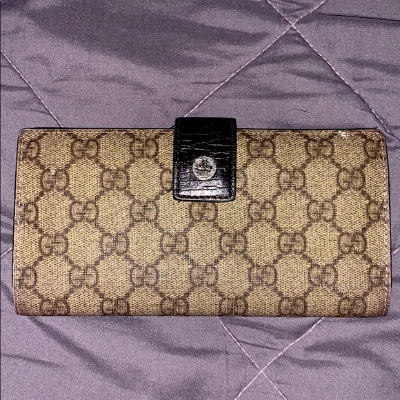 Gucci Brown Monogram Wallet - Picture 2 of 5